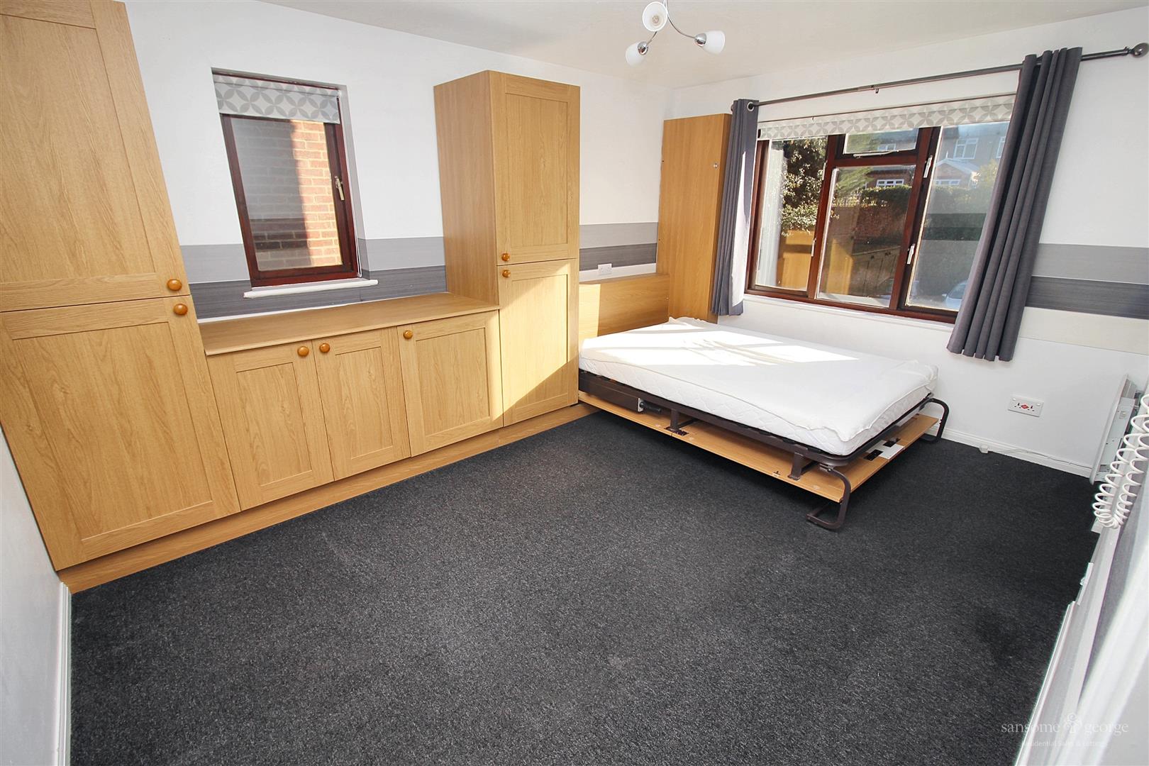 1 bed property in Grovelands Road, Reading
